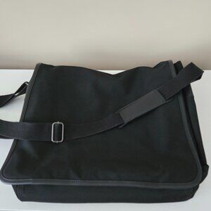 Banana Republic Messenger Bag Unisex - Black
